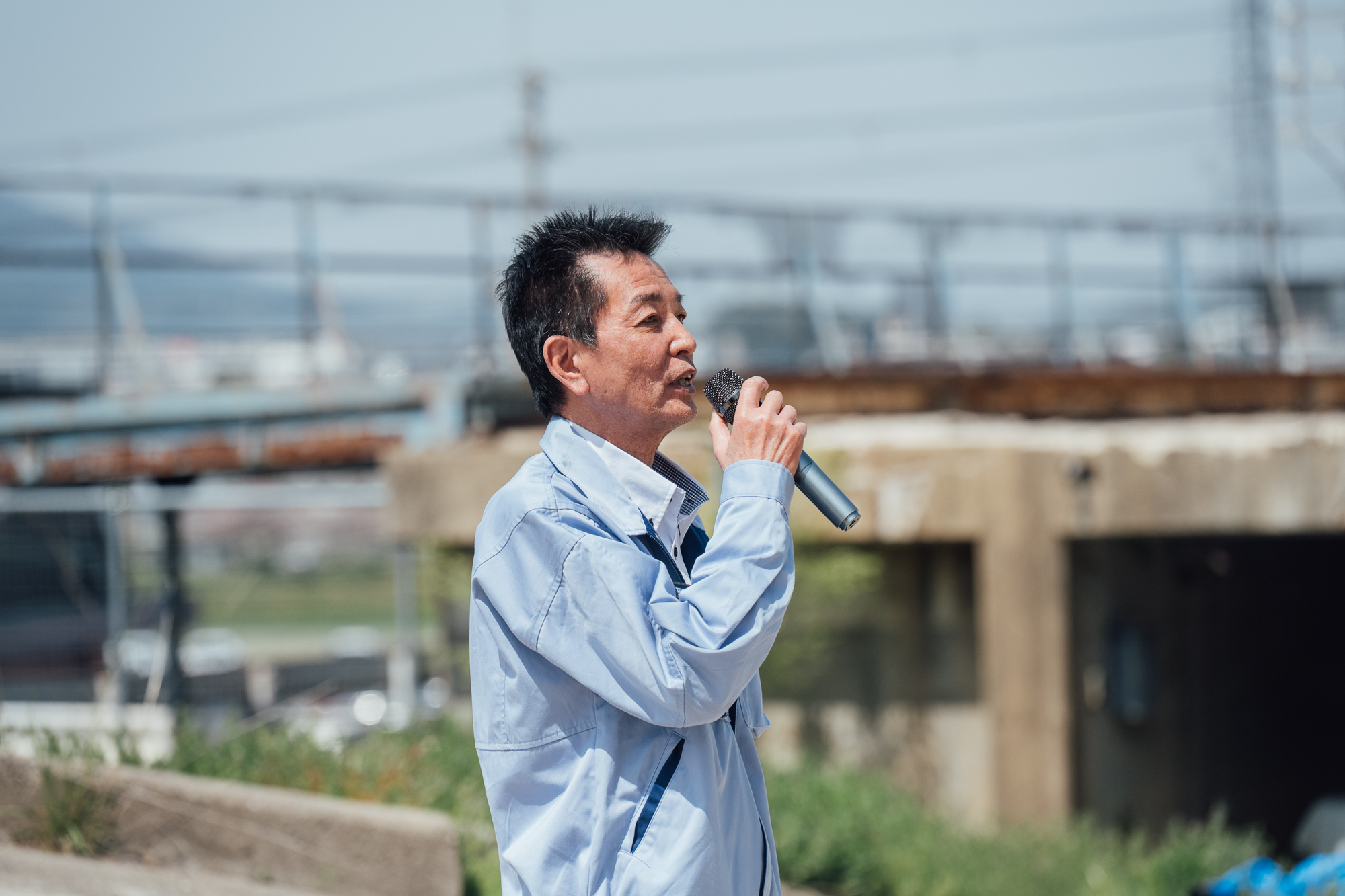 「奈良セブンの森」整備活動にて挨拶をする阪本町長の様子
