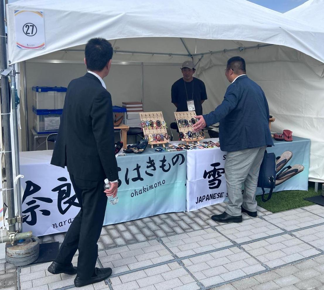 奈良県催事イベント会場内を視察の様子