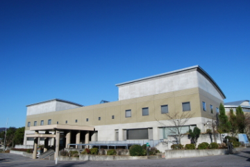 上牧町中央公民館外観の写真