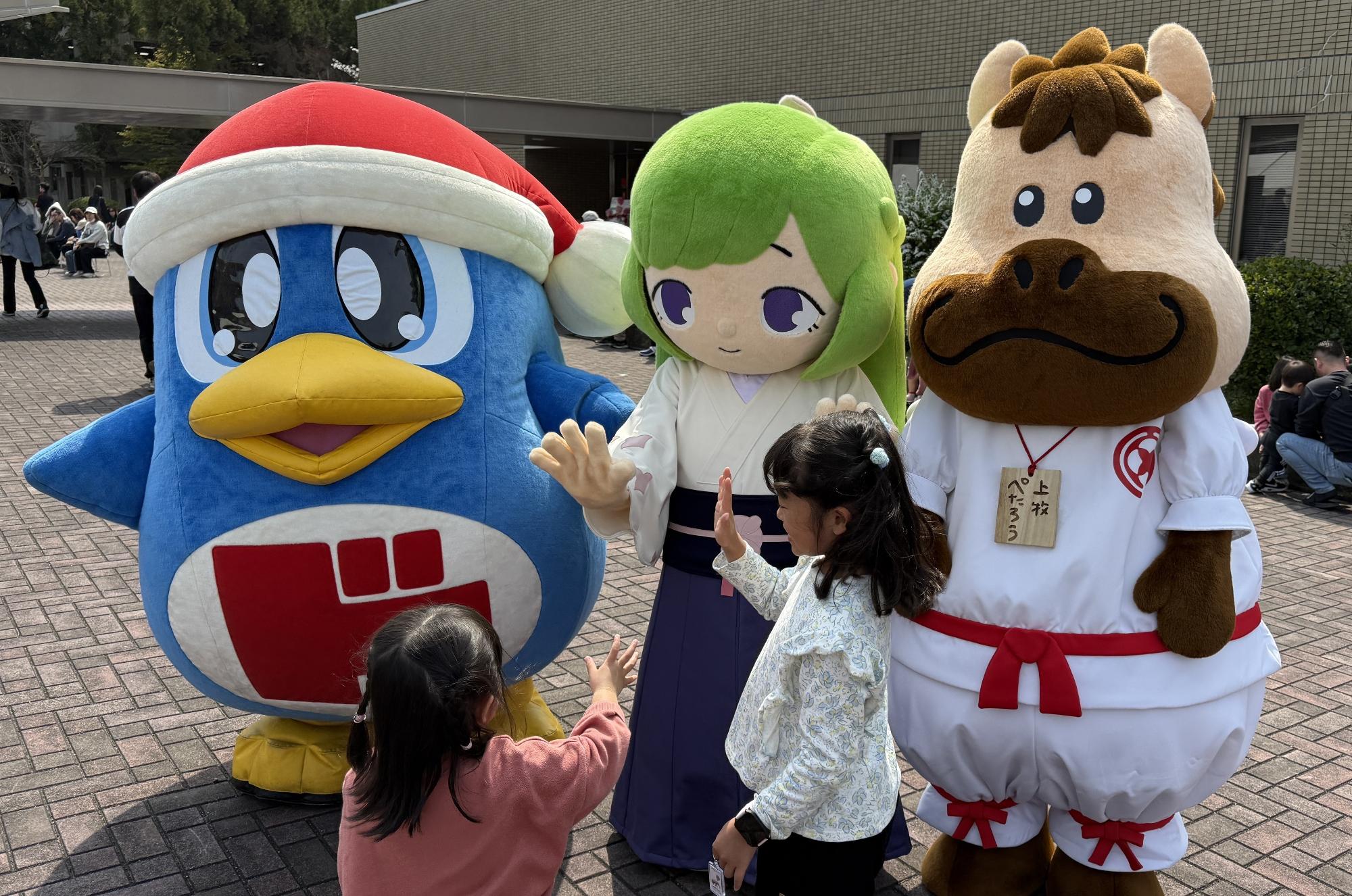 ドンペンとゆりはちゃんとぺたろう